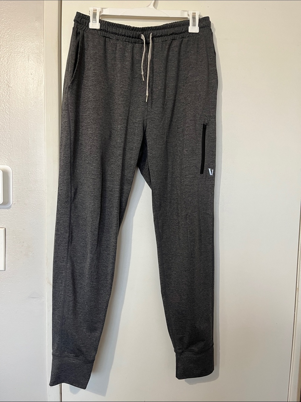 Vuori Charcoal Gray Men's Jogger Sweatpants size M